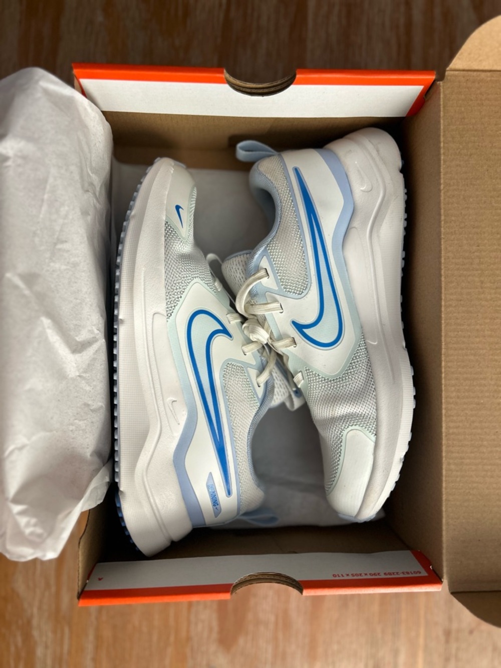 Nike Cosmic Runner Shoes - Picture 2 of 12